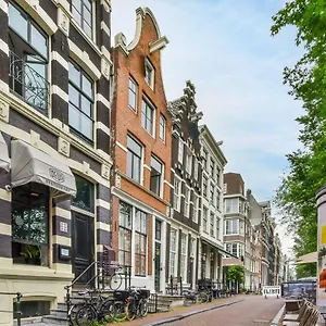 Tiny Attic On The Herengracht, Private Homestay Amsterdam