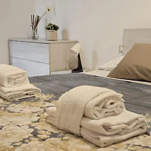 be-your-home-stendardis-house.it-romehotels.com/